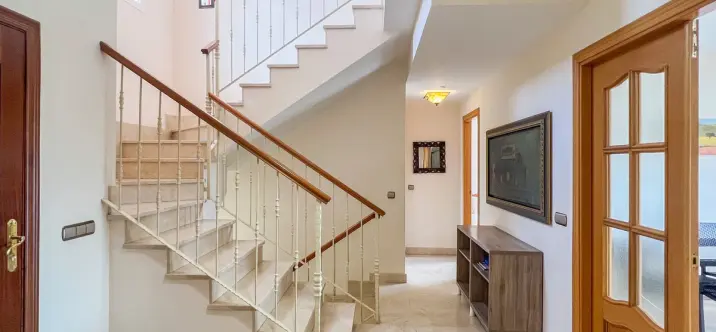 Sale of detached villa in Cerros del Aguila 3