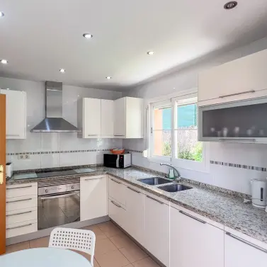 Sale of detached villa in Cerros del Aguila