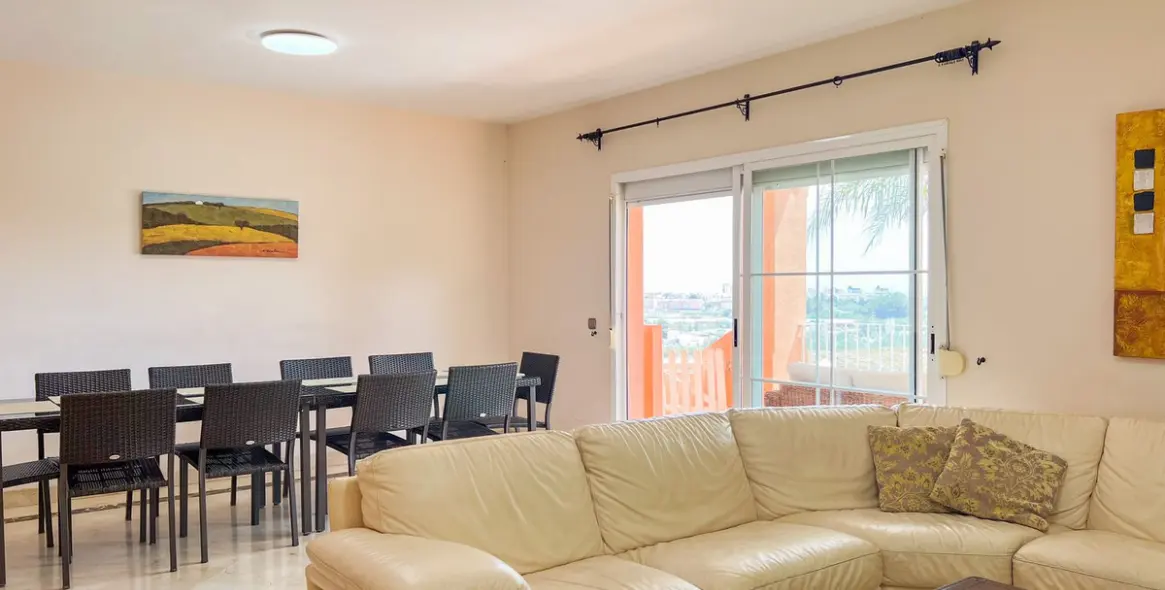 Sale of detached villa in Cerros del Aguila 12