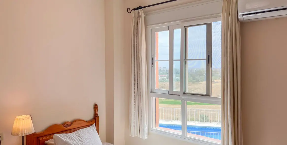 Sale of detached villa in Cerros del Aguila 16