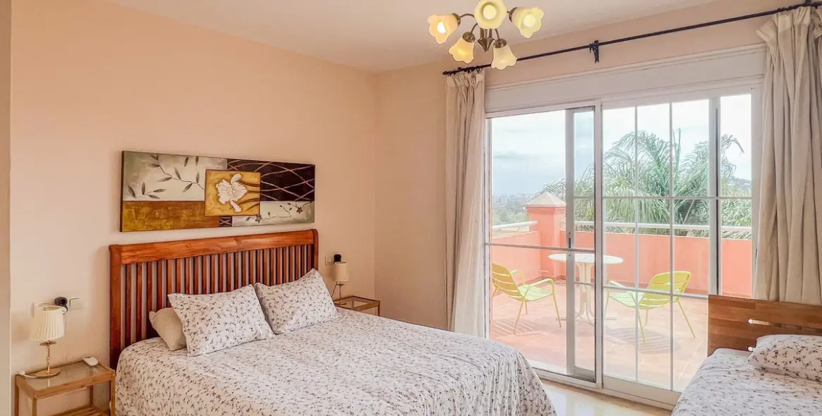 Продажа  отдельно стоящей виллы в Cerros del Aguila 30