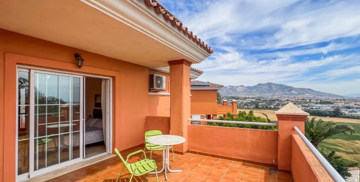 Продажа  отдельно стоящей виллы в Cerros del Aguila 36