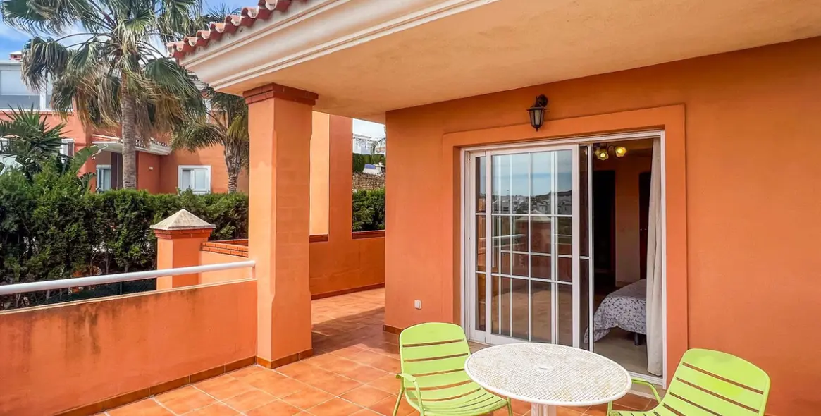 Продажа  отдельно стоящей виллы в Cerros del Aguila 39