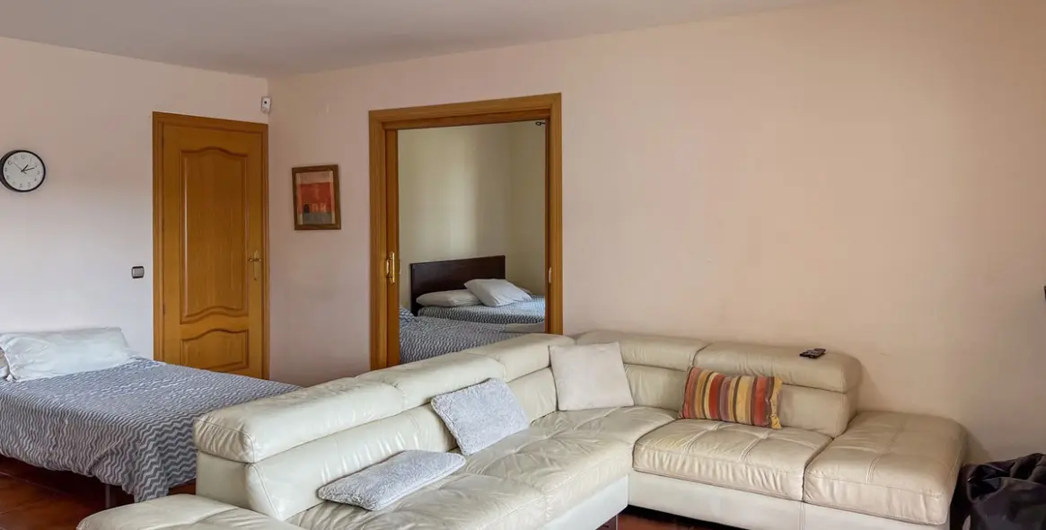 Продажа  отдельно стоящей виллы в Cerros del Aguila 50