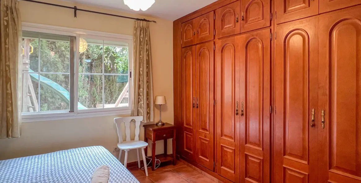 Продажа  отдельно стоящей виллы в Cerros del Aguila 54