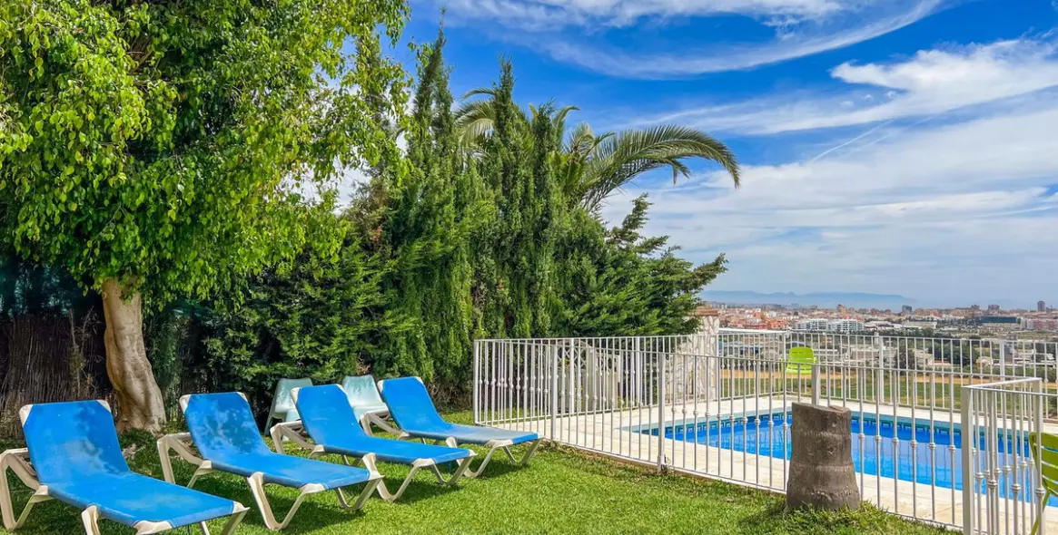 Продажа  отдельно стоящей виллы в Cerros del Aguila 62