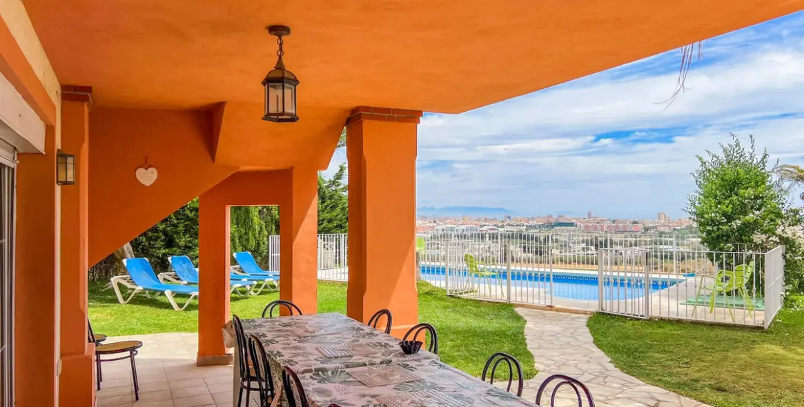 Продажа  отдельно стоящей виллы в Cerros del Aguila 64