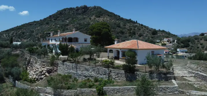 Detached villa R4361845 1