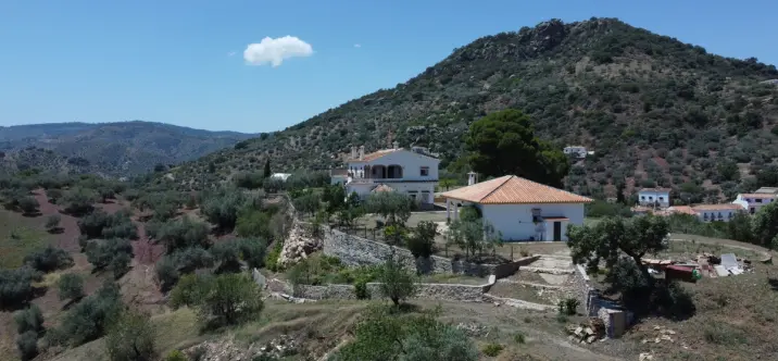 Detached villa R4361845 2