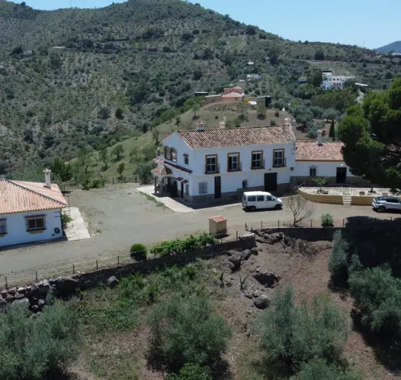 Detached villa R4361845