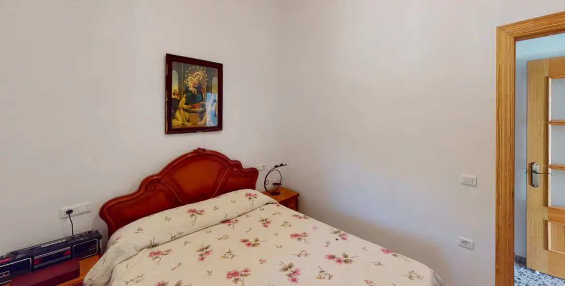 Sale of detached villa in Comares 25