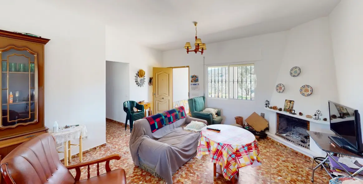 Sale of detached villa in Comares 43