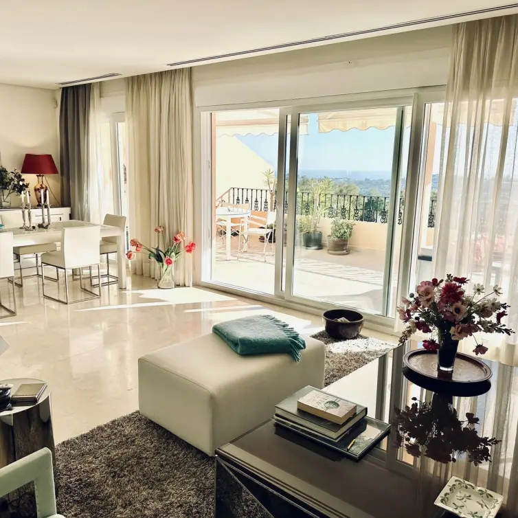 Sale of penthouse duplex in Nueva Andalucía