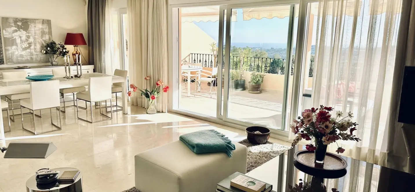 Sale of penthouse duplex in Nueva Andalucía 0