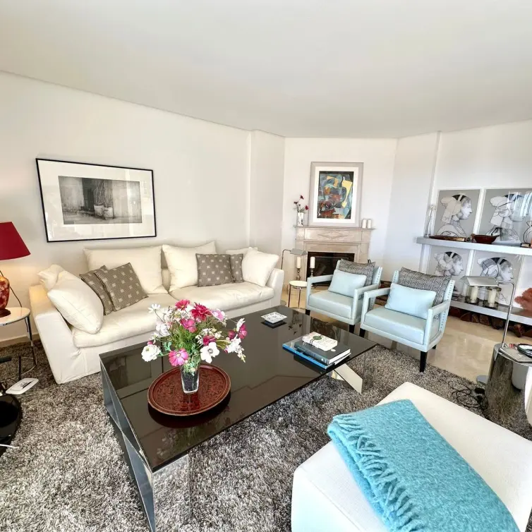 Sale of penthouse duplex in Nueva Andalucía