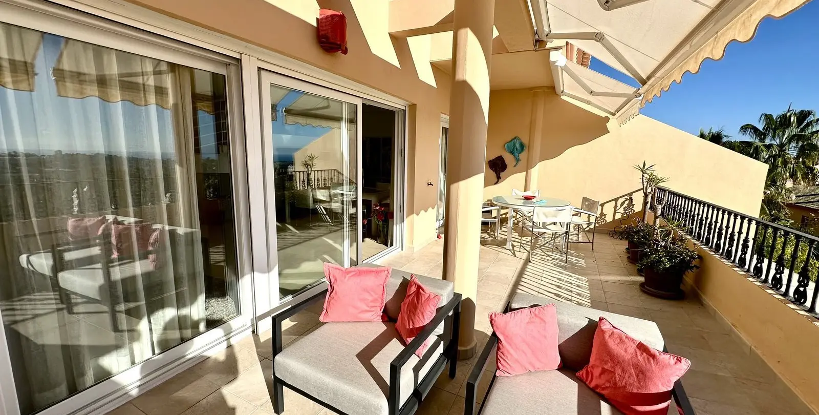 Sale of penthouse duplex in Nueva Andalucía 16