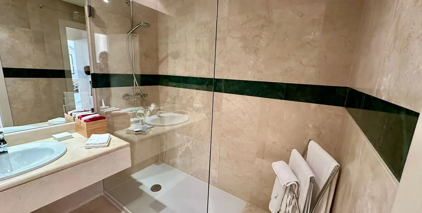 Sale of penthouse duplex in Nueva Andalucía 21