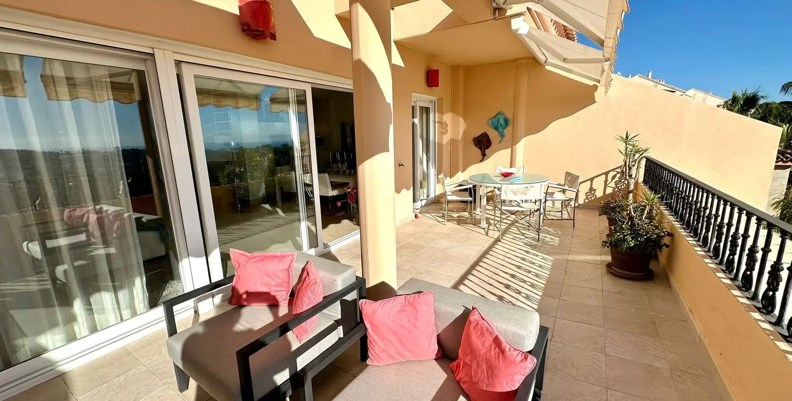 Sale of penthouse duplex in Nueva Andalucía 24