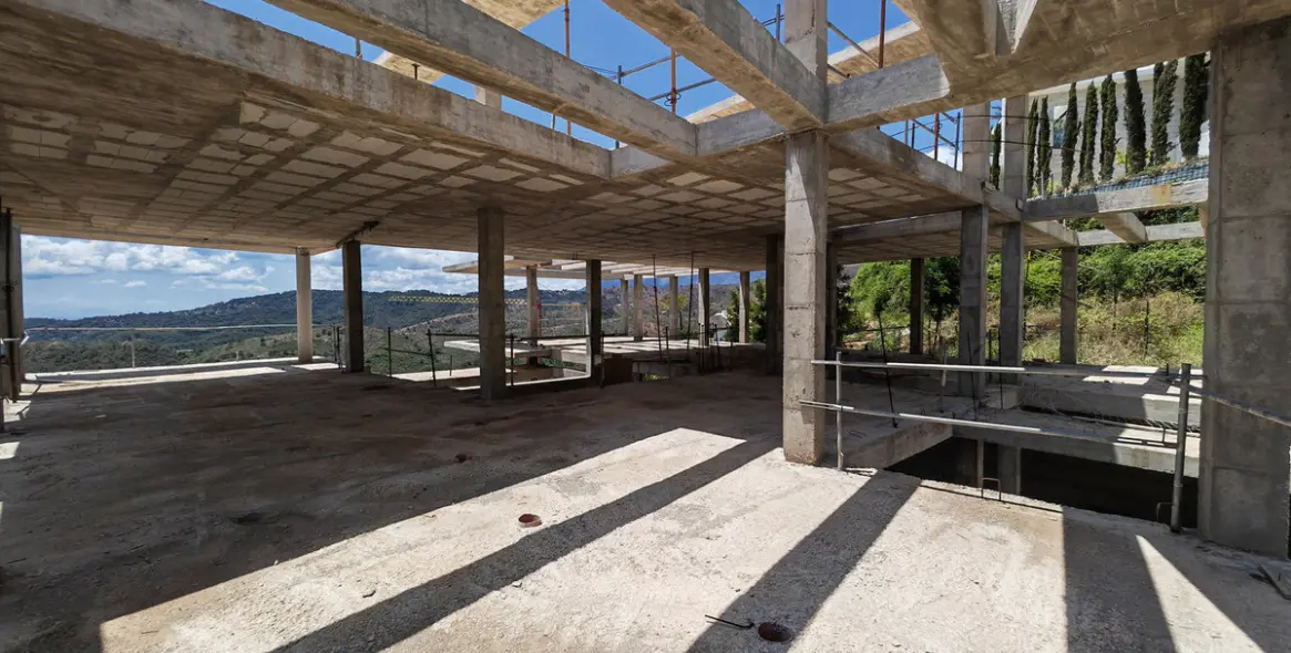 Продажа  жилого участка в Benahavís 3