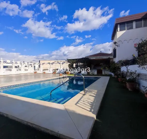 Oтдельно стоящая вилла R4676305