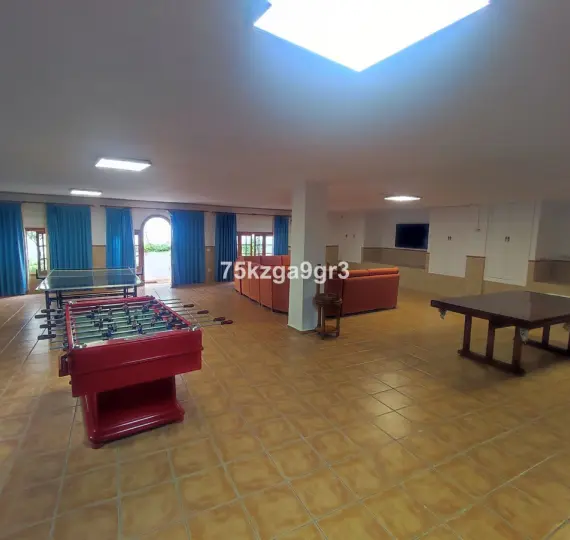 Oтдельно стоящая вилла R4676305