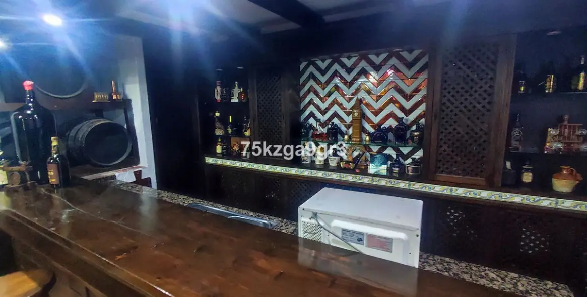 Продажа  отдельно стоящей виллы в Malaga (район Teatinos) 8