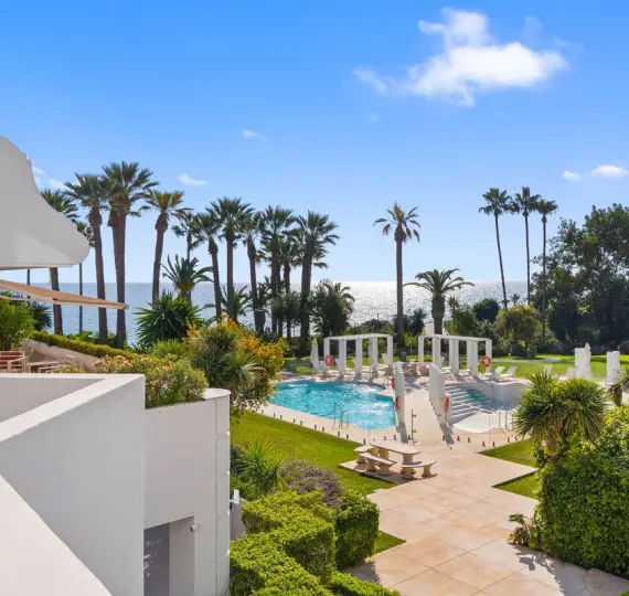 Продажа апартаментов на среднем этаже в New Golden Mile