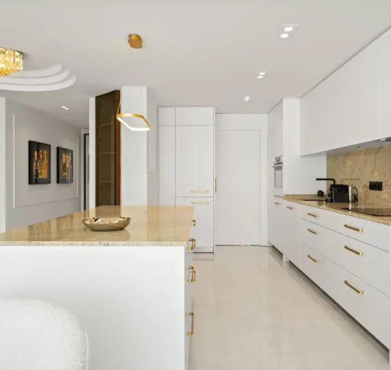 Продажа апартаментов на среднем этаже в New Golden Mile