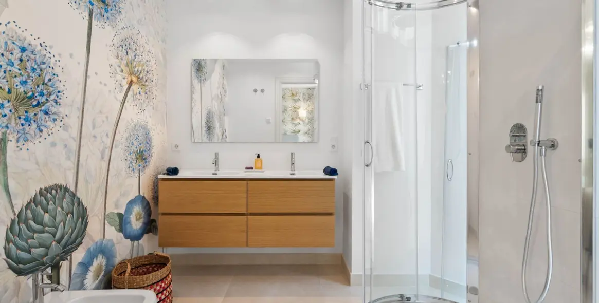 Продажа апартаментов на среднем этаже в New Golden Mile 19