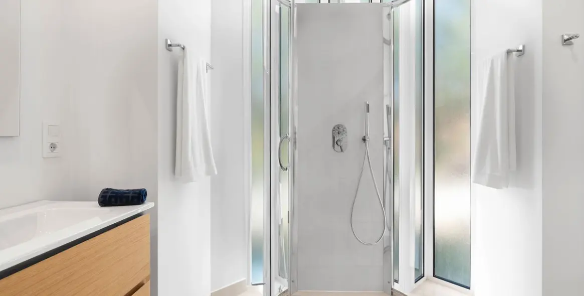 Продажа апартаментов на среднем этаже в New Golden Mile 20