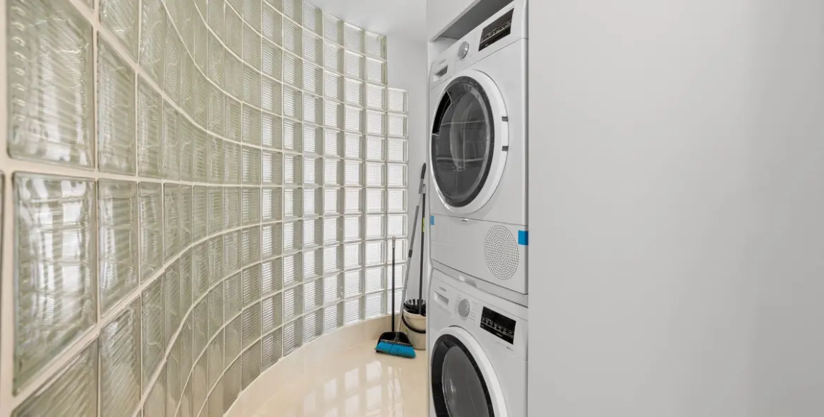 Продажа апартаментов на среднем этаже в New Golden Mile 21