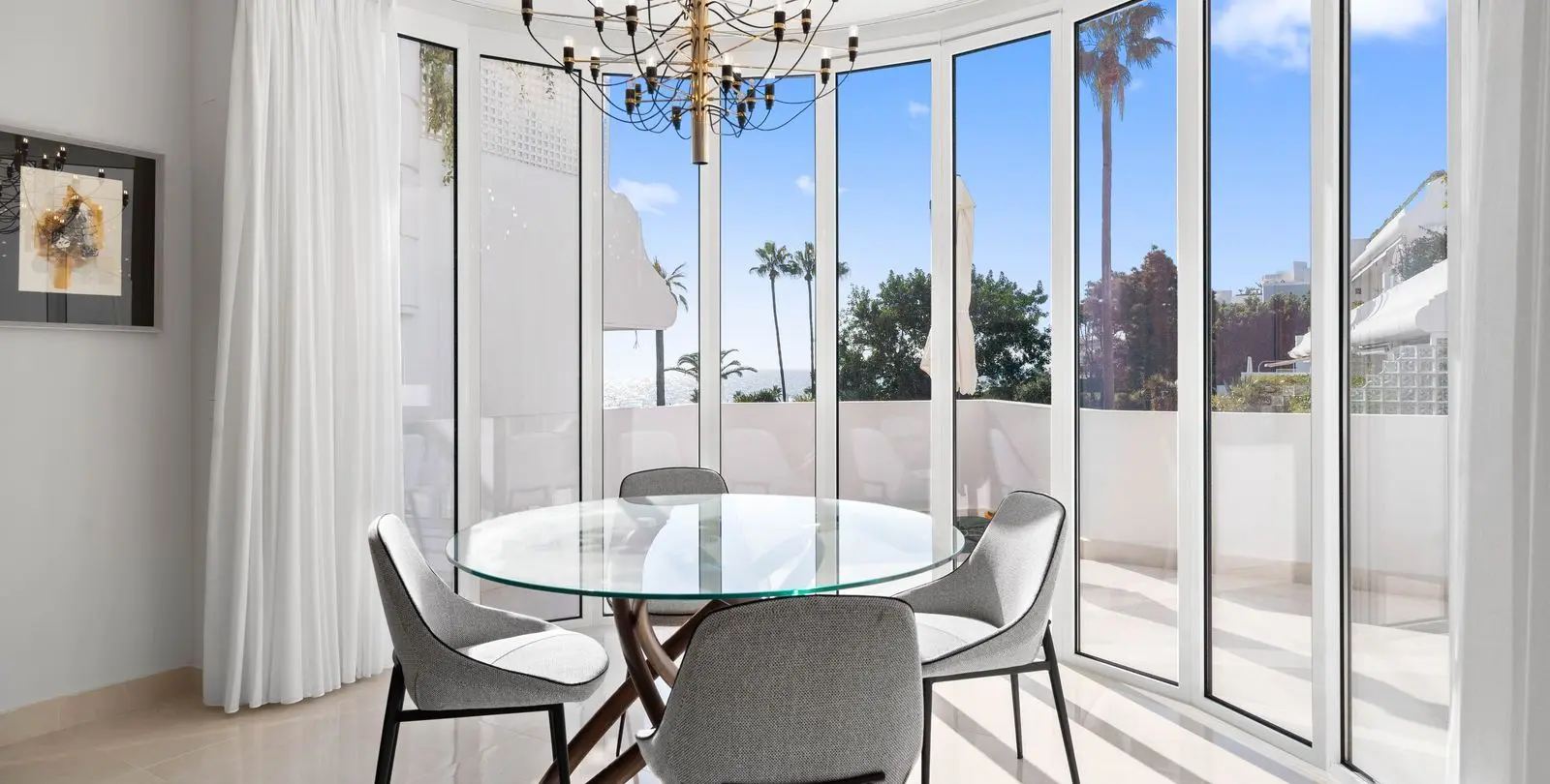 Sale of middle floor apartment in New Golden Mile 4