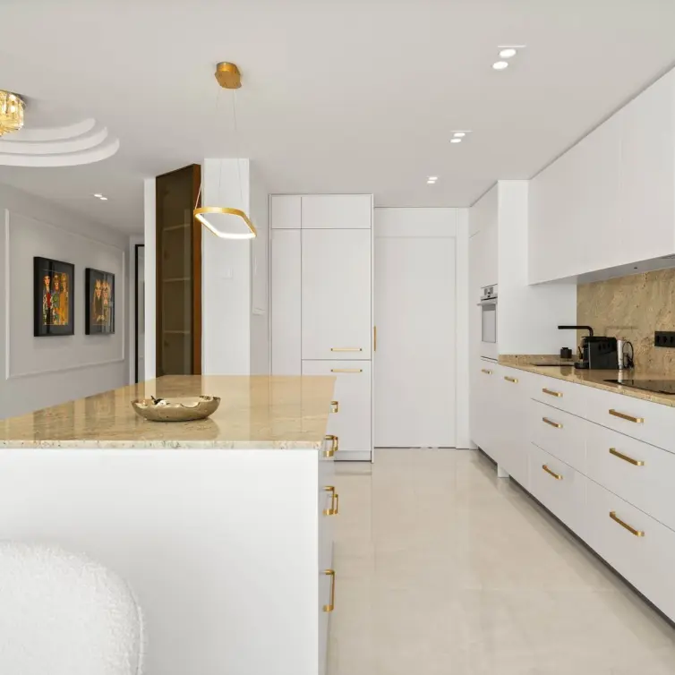 Sale of middle floor apartment in New Golden Mile