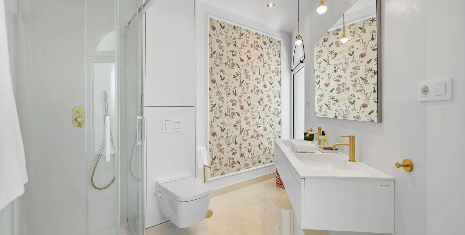 Sale of middle floor apartment in New Golden Mile 15
