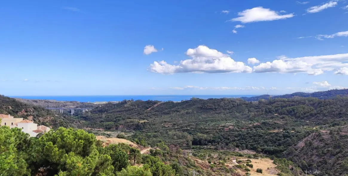 Продажа  жилого участка в Benahavís 1