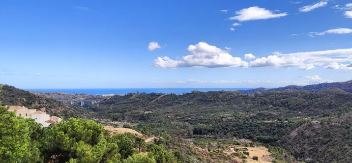 Sale of residential plot in Benahavís 0