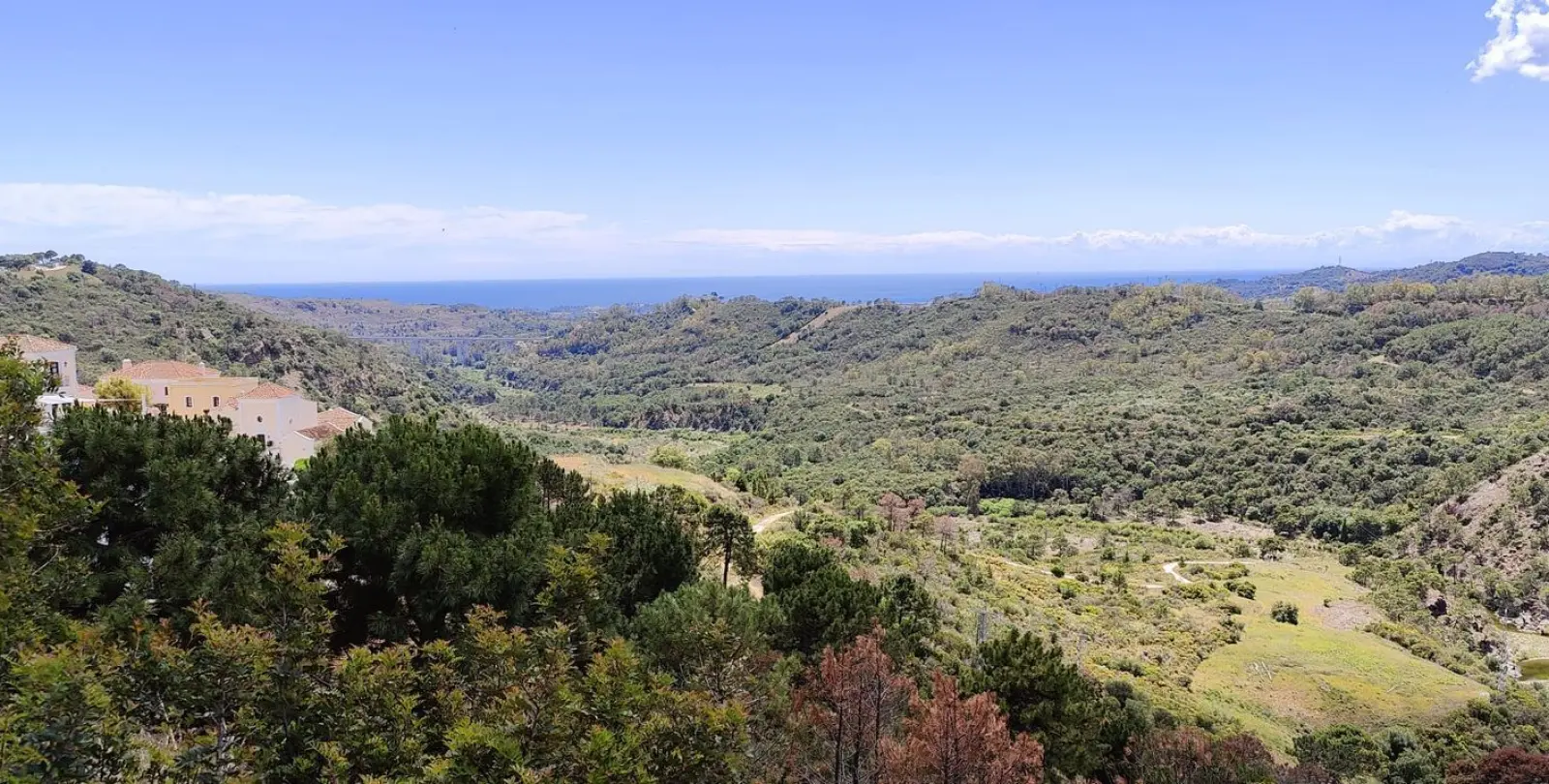 Sale of residential plot in Benahavís 13