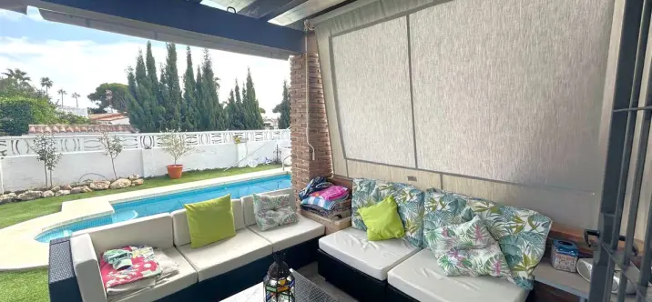 Продажа  отдельно стоящей виллы в Calahonda 4