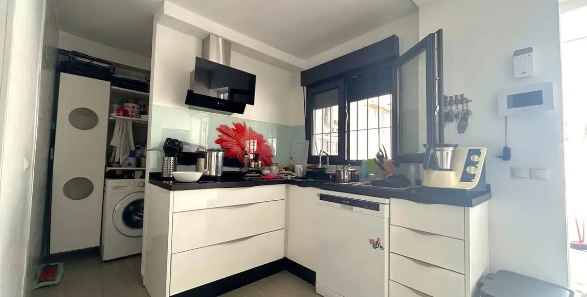 Продажа  отдельно стоящей виллы в Calahonda 12