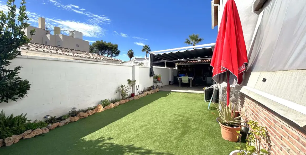 Продажа  отдельно стоящей виллы в Calahonda 17