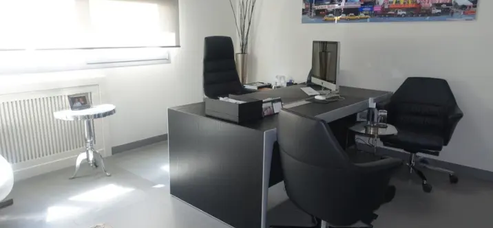 Venta de local comercial en Puerto Banús 0