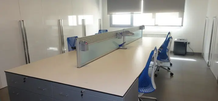 Venta de local comercial en Puerto Banús 1