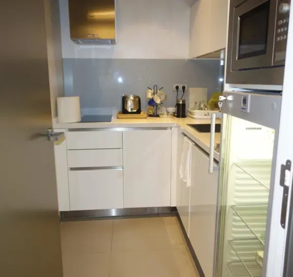 Venta de local comercial en Puerto Banús