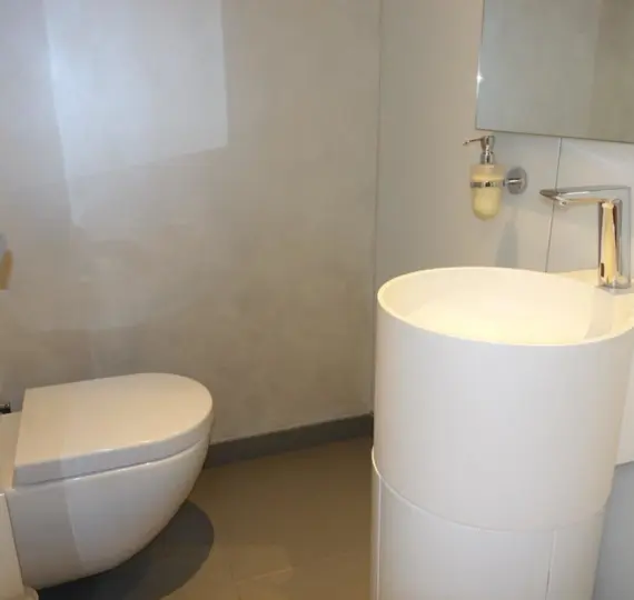 Venta de local comercial en Puerto Banús