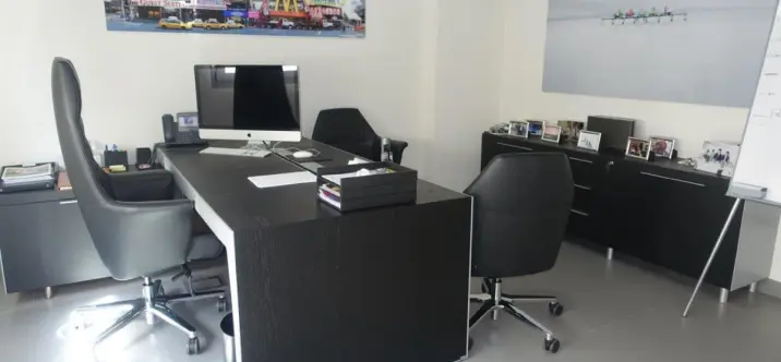 Venta de local comercial en Puerto Banús 4