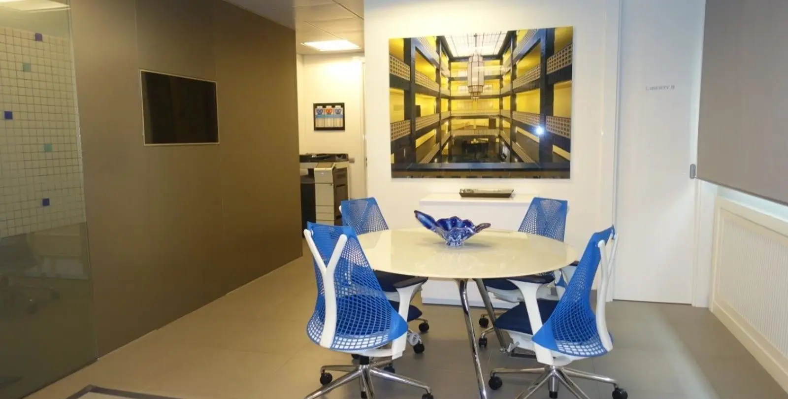 Sale of commercial premises in Puerto Banús 10