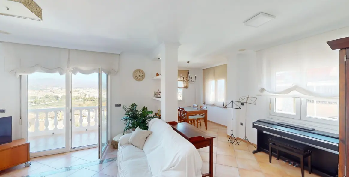 Sale of detached villa in Torre del Mar 5