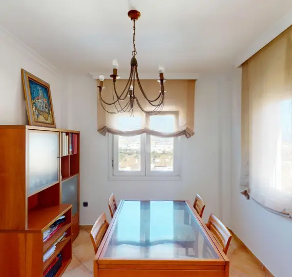 Detached villa R4883968