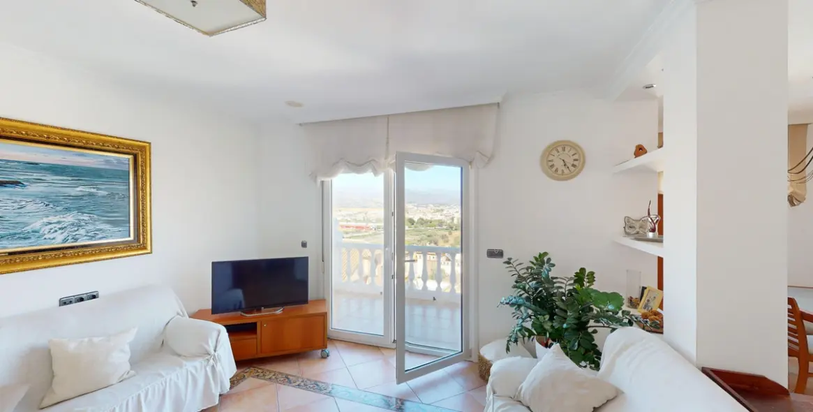 Sale of detached villa in Torre del Mar 9