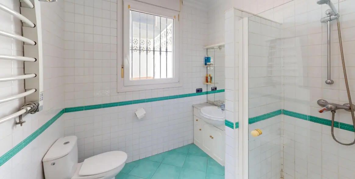 Sale of detached villa in Torre del Mar 29